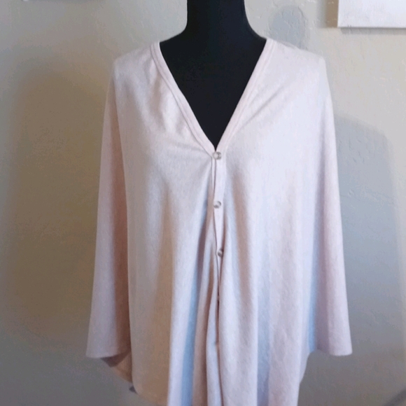 Yuezimama Breastfeeding Cover Up - Picture 1 of 5